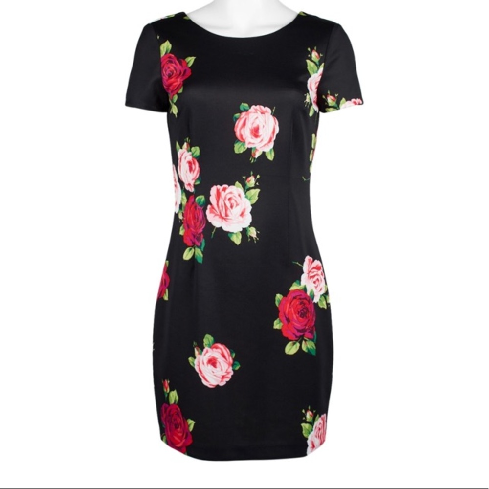 🌹Betsey Johnson short sleeved floral dress🌹